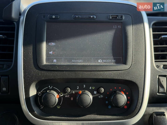 Черный Рено Трафик, объемом двигателя 1.6 л и пробегом 197 тыс. км за 13490 $, фото 27 на Automoto.ua