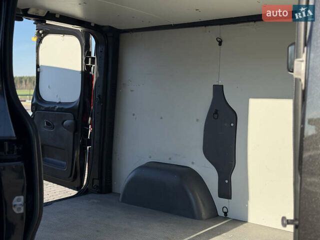 Черный Рено Трафик, объемом двигателя 1.6 л и пробегом 197 тыс. км за 13490 $, фото 21 на Automoto.ua