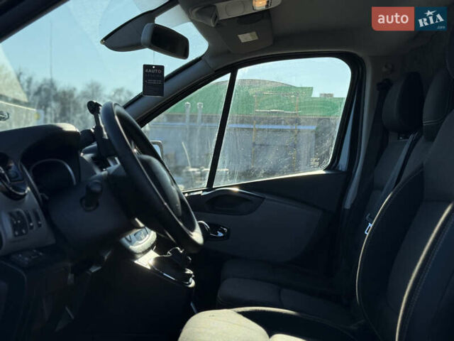 Черный Рено Трафик, объемом двигателя 1.6 л и пробегом 197 тыс. км за 13490 $, фото 13 на Automoto.ua