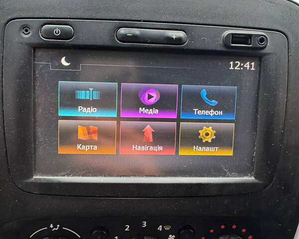 Черный Рено Трафик, объемом двигателя 1.6 л и пробегом 380 тыс. км за 17999 $, фото 7 на Automoto.ua