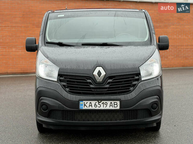 Черный Рено Трафик, объемом двигателя 1.6 л и пробегом 179 тыс. км за 15900 $, фото 1 на Automoto.ua