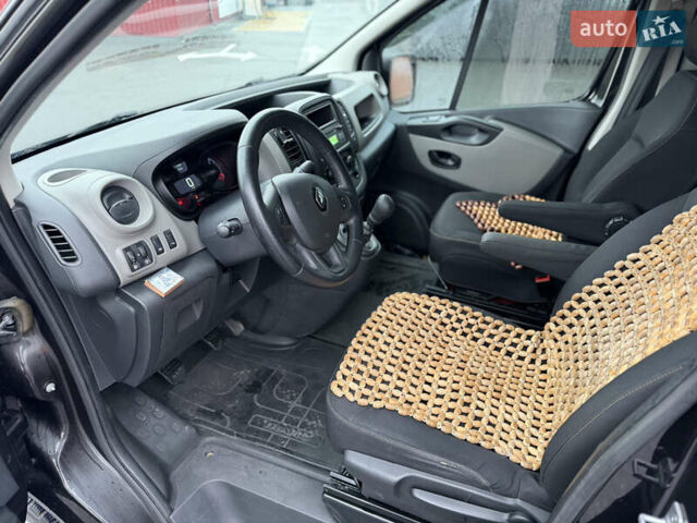 Черный Рено Трафик, объемом двигателя 1.6 л и пробегом 179 тыс. км за 15900 $, фото 7 на Automoto.ua