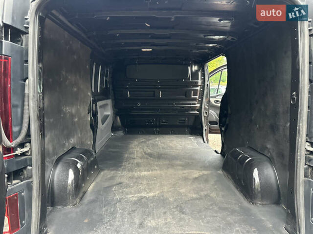 Черный Рено Трафик, объемом двигателя 1.6 л и пробегом 195 тыс. км за 14500 $, фото 22 на Automoto.ua