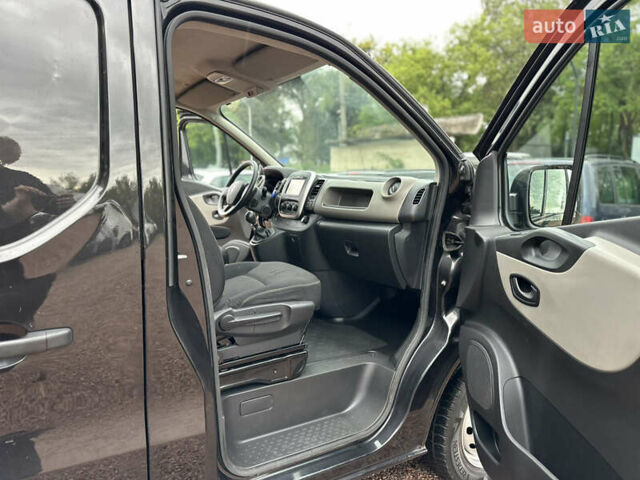 Черный Рено Трафик, объемом двигателя 1.6 л и пробегом 195 тыс. км за 14500 $, фото 17 на Automoto.ua
