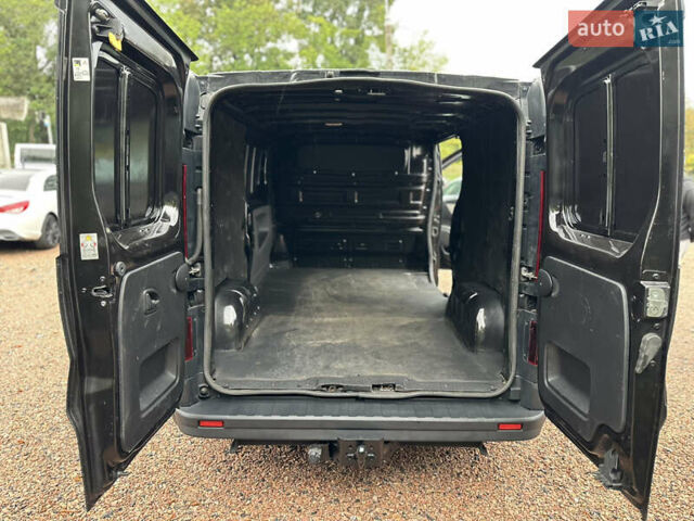 Черный Рено Трафик, объемом двигателя 1.6 л и пробегом 195 тыс. км за 14200 $, фото 21 на Automoto.ua