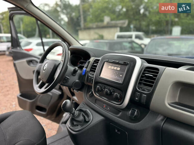 Черный Рено Трафик, объемом двигателя 1.6 л и пробегом 195 тыс. км за 14500 $, фото 19 на Automoto.ua