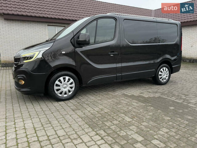 Черный Рено Трафик, объемом двигателя 2 л и пробегом 198 тыс. км за 21850 $, фото 136 на Automoto.ua