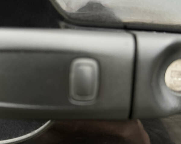 Черный Рено Трафик, объемом двигателя 2 л и пробегом 198 тыс. км за 21850 $, фото 86 на Automoto.ua