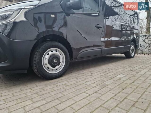 Черный Рено Трафик, объемом двигателя 0 л и пробегом 195 тыс. км за 19899 $, фото 1 на Automoto.ua