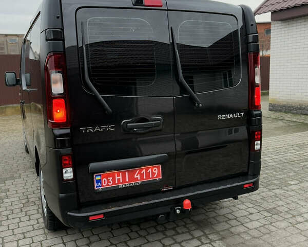 Черный Рено Трафик, объемом двигателя 2 л и пробегом 198 тыс. км за 21850 $, фото 25 на Automoto.ua