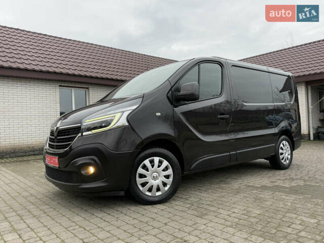 Черный Рено Трафик, объемом двигателя 2 л и пробегом 198 тыс. км за 21850 $, фото 3 на Automoto.ua
