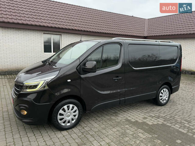 Черный Рено Трафик, объемом двигателя 2 л и пробегом 198 тыс. км за 21850 $, фото 135 на Automoto.ua