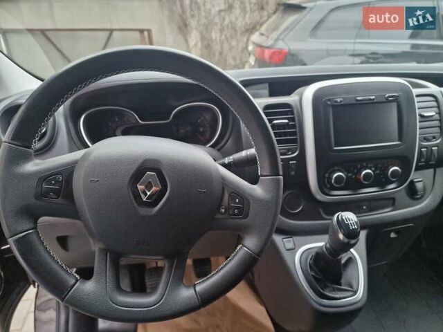 Черный Рено Трафик, объемом двигателя 0 л и пробегом 195 тыс. км за 19899 $, фото 11 на Automoto.ua