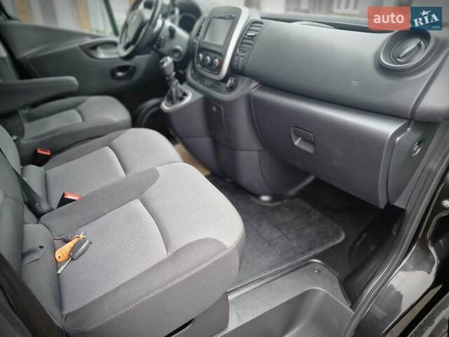 Черный Рено Трафик, объемом двигателя 0 л и пробегом 195 тыс. км за 19899 $, фото 6 на Automoto.ua