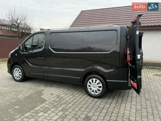 Черный Рено Трафик, объемом двигателя 2 л и пробегом 198 тыс. км за 21850 $, фото 107 на Automoto.ua