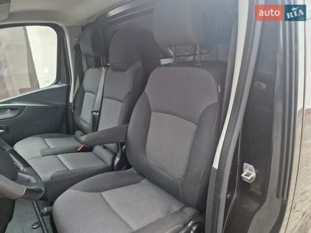 Черный Рено Трафик, объемом двигателя 0 л и пробегом 195 тыс. км за 19899 $, фото 18 на Automoto.ua