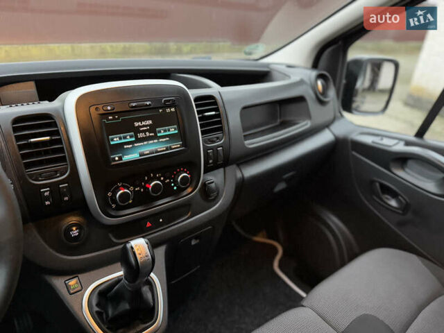 Черный Рено Трафик, объемом двигателя 2 л и пробегом 198 тыс. км за 21850 $, фото 71 на Automoto.ua