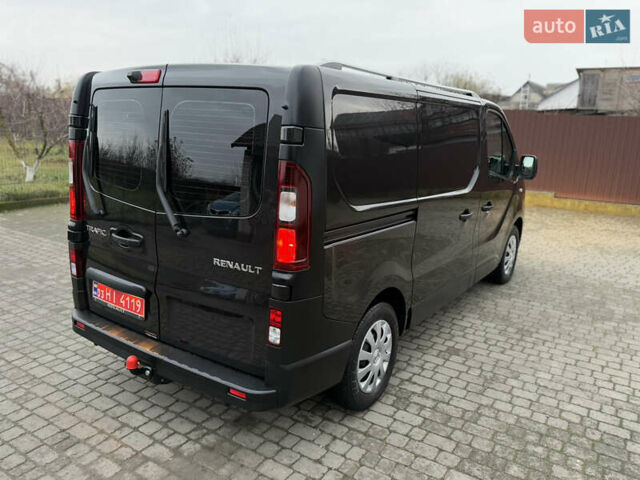 Черный Рено Трафик, объемом двигателя 2 л и пробегом 198 тыс. км за 21850 $, фото 145 на Automoto.ua