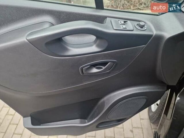 Черный Рено Трафик, объемом двигателя 0 л и пробегом 195 тыс. км за 19899 $, фото 20 на Automoto.ua