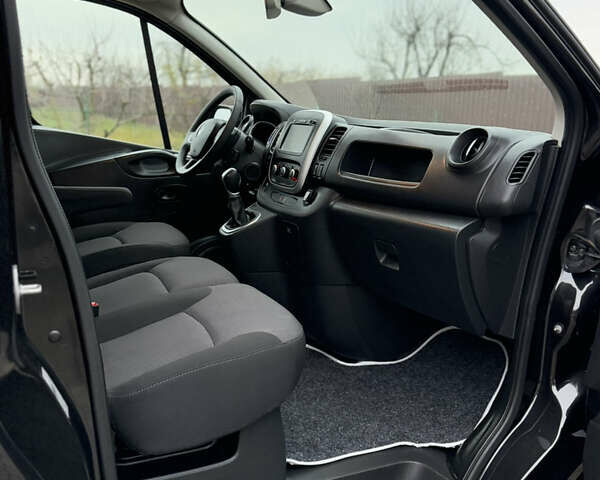 Черный Рено Трафик, объемом двигателя 2 л и пробегом 198 тыс. км за 21850 $, фото 56 на Automoto.ua