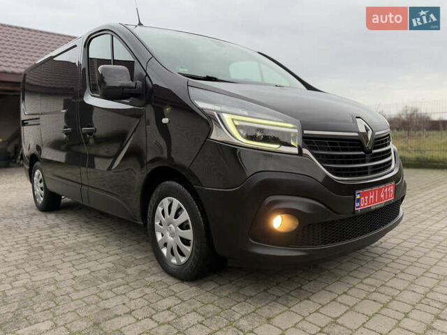 Черный Рено Трафик, объемом двигателя 2 л и пробегом 198 тыс. км за 21850 $, фото 153 на Automoto.ua