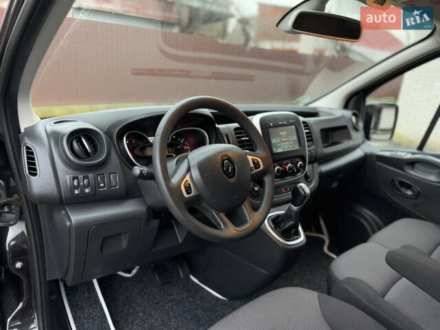Черный Рено Трафик, объемом двигателя 2 л и пробегом 198 тыс. км за 21850 $, фото 65 на Automoto.ua