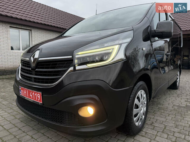 Черный Рено Трафик, объемом двигателя 2 л и пробегом 198 тыс. км за 21850 $, фото 128 на Automoto.ua