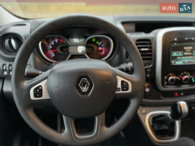 Черный Рено Трафик, объемом двигателя 2 л и пробегом 198 тыс. км за 21850 $, фото 69 на Automoto.ua