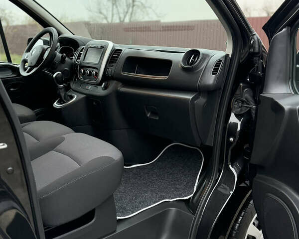 Черный Рено Трафик, объемом двигателя 2 л и пробегом 198 тыс. км за 21850 $, фото 53 на Automoto.ua