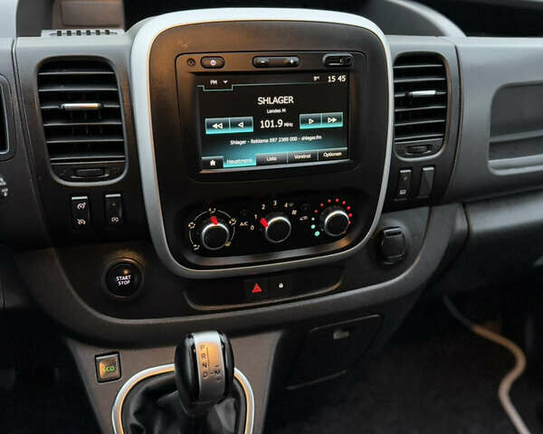 Черный Рено Трафик, объемом двигателя 2 л и пробегом 198 тыс. км за 21850 $, фото 70 на Automoto.ua