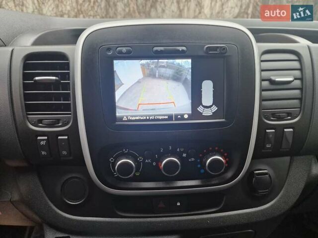 Черный Рено Трафик, объемом двигателя 0 л и пробегом 195 тыс. км за 19899 $, фото 17 на Automoto.ua