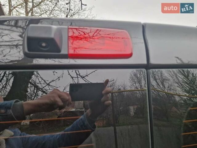 Черный Рено Трафик, объемом двигателя 0 л и пробегом 195 тыс. км за 19899 $, фото 5 на Automoto.ua