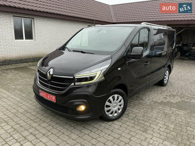 Черный Рено Трафик, объемом двигателя 2 л и пробегом 198 тыс. км за 21850 $, фото 2 на Automoto.ua