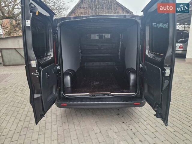 Черный Рено Трафик, объемом двигателя 0 л и пробегом 195 тыс. км за 19899 $, фото 25 на Automoto.ua