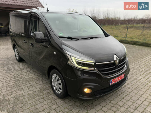 Черный Рено Трафик, объемом двигателя 2 л и пробегом 198 тыс. км за 21850 $, фото 154 на Automoto.ua