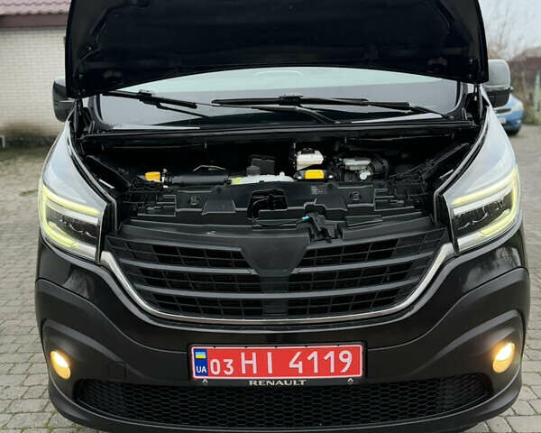 Черный Рено Трафик, объемом двигателя 2 л и пробегом 198 тыс. км за 21850 $, фото 113 на Automoto.ua