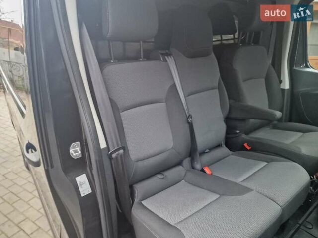 Черный Рено Трафик, объемом двигателя 0 л и пробегом 195 тыс. км за 19899 $, фото 12 на Automoto.ua