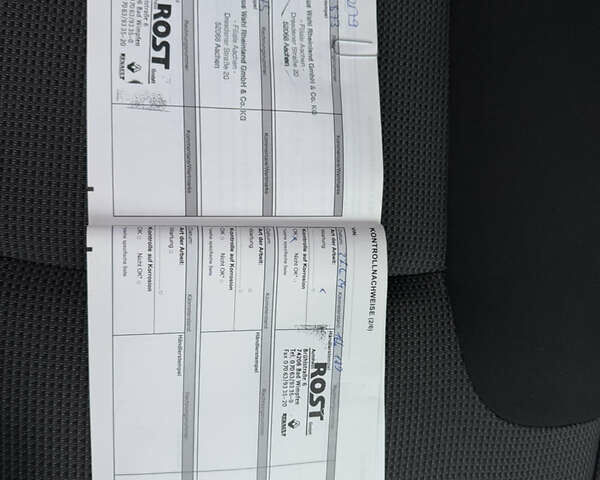 Черный Рено Трафик, объемом двигателя 2 л и пробегом 198 тыс. км за 21850 $, фото 90 на Automoto.ua