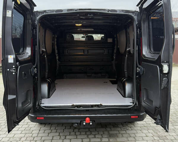 Черный Рено Трафик, объемом двигателя 2 л и пробегом 198 тыс. км за 21850 $, фото 98 на Automoto.ua