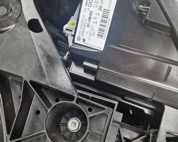 Черный Рено Трафик, объемом двигателя 0 л и пробегом 195 тыс. км за 19899 $, фото 10 на Automoto.ua