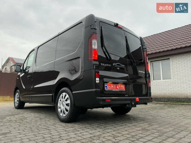 Черный Рено Трафик, объемом двигателя 2 л и пробегом 198 тыс. км за 21850 $, фото 143 на Automoto.ua