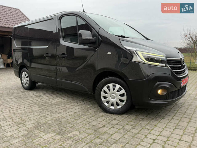 Черный Рено Трафик, объемом двигателя 2 л и пробегом 198 тыс. км за 21850 $, фото 11 на Automoto.ua