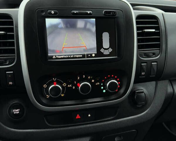 Черный Рено Трафик, объемом двигателя 2 л и пробегом 198 тыс. км за 21850 $, фото 79 на Automoto.ua