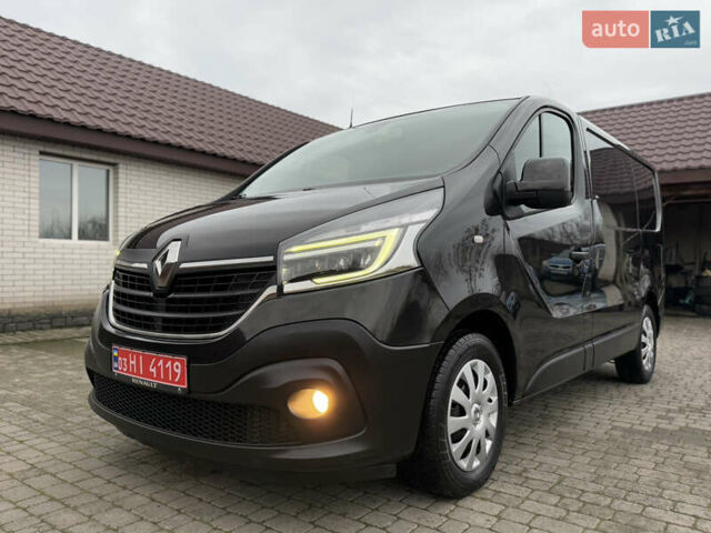Черный Рено Трафик, объемом двигателя 2 л и пробегом 198 тыс. км за 21850 $, фото 133 на Automoto.ua