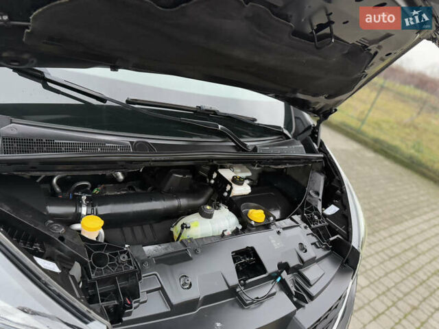 Черный Рено Трафик, объемом двигателя 2 л и пробегом 198 тыс. км за 21850 $, фото 114 на Automoto.ua