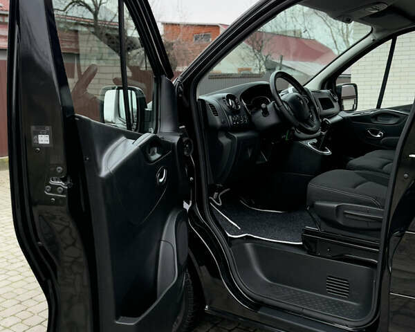 Чорний Рено Трафік, об'ємом двигуна 2 л та пробігом 189 тис. км за 22999 $, фото 55 на Automoto.ua