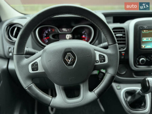 Чорний Рено Трафік, об'ємом двигуна 2 л та пробігом 189 тис. км за 22999 $, фото 79 на Automoto.ua