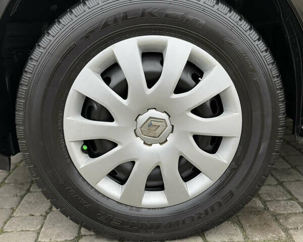 Чорний Рено Трафік, об'ємом двигуна 2 л та пробігом 189 тис. км за 22999 $, фото 99 на Automoto.ua