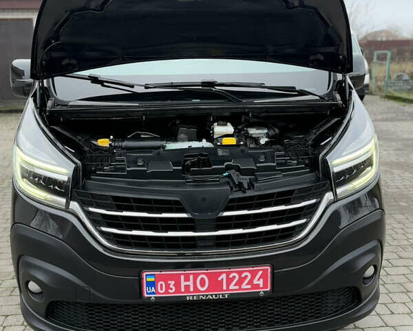 Чорний Рено Трафік, об'ємом двигуна 2 л та пробігом 189 тис. км за 22999 $, фото 96 на Automoto.ua