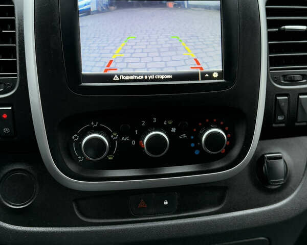 Чорний Рено Трафік, об'ємом двигуна 2 л та пробігом 189 тис. км за 22999 $, фото 67 на Automoto.ua